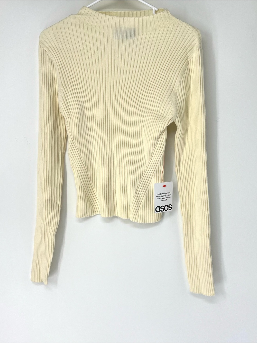 Asos NWT women’s medium ribbed sweater